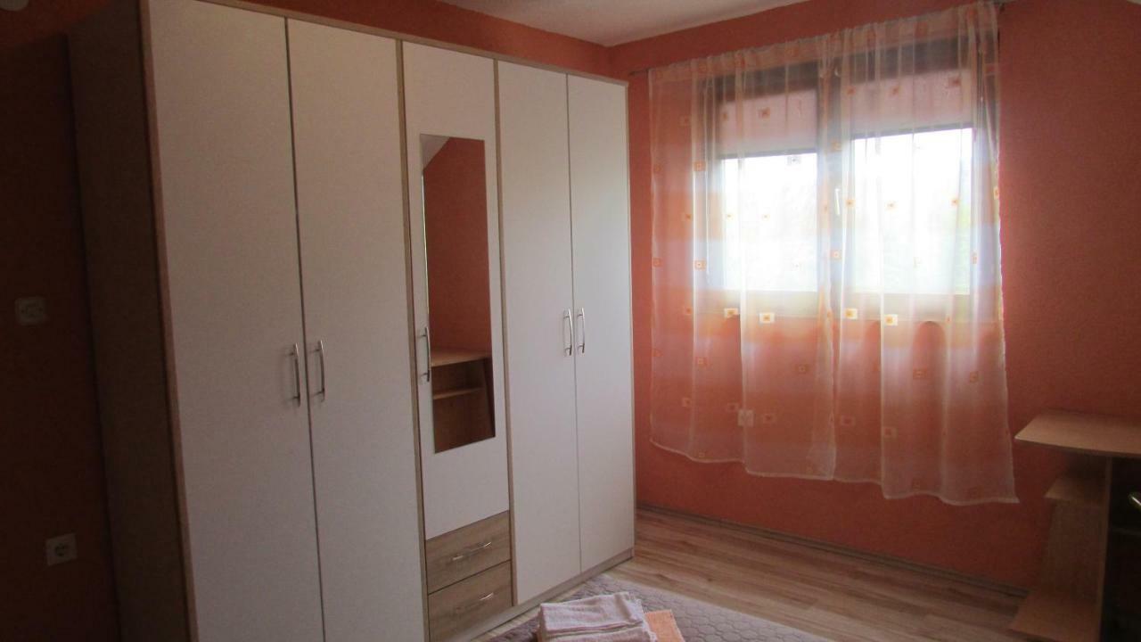 Apartman Franjicic Korenica Eksteriør billede