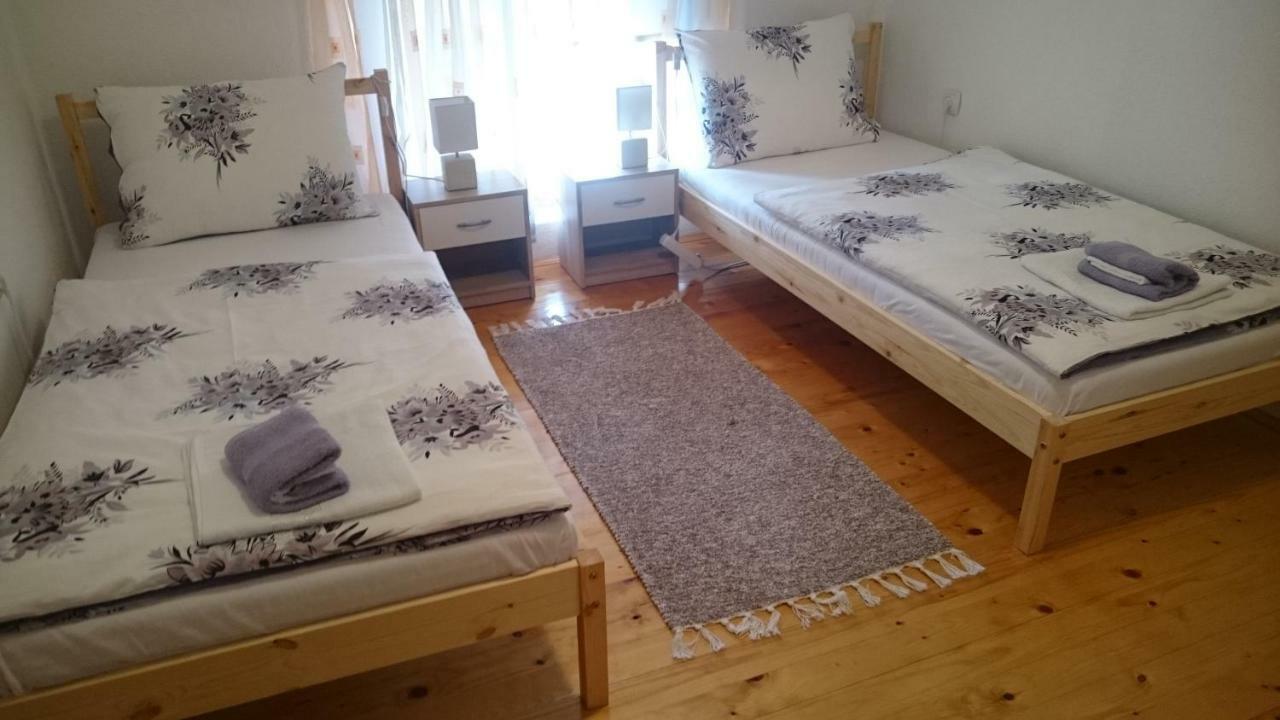 Apartman Franjicic Korenica Eksteriør billede