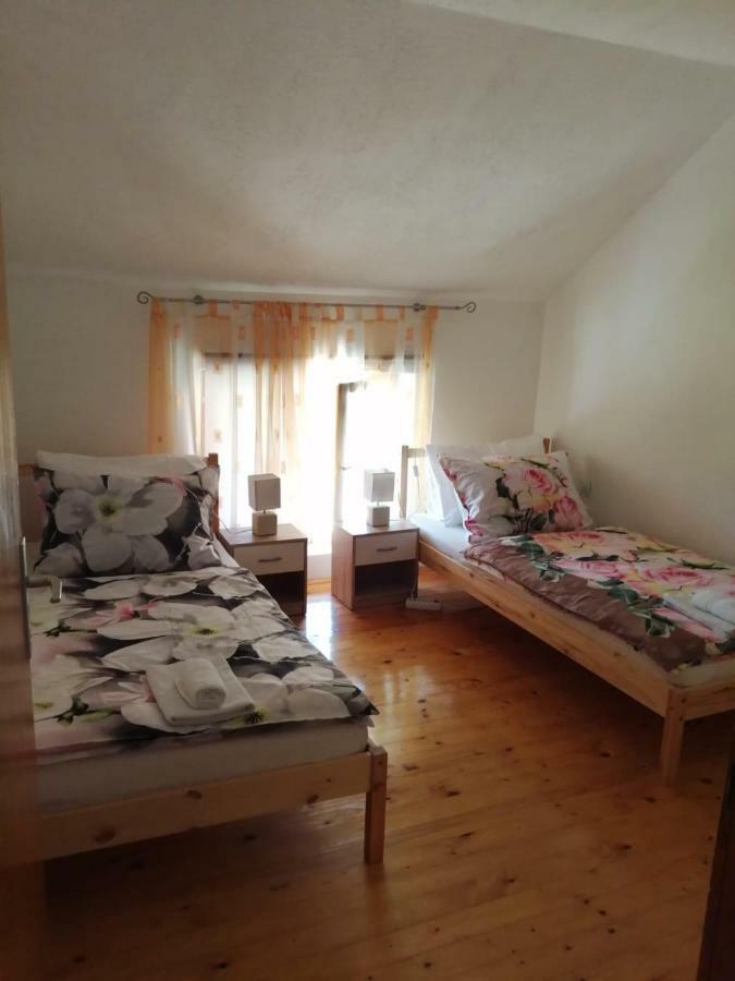 Apartman Franjicic Korenica Eksteriør billede